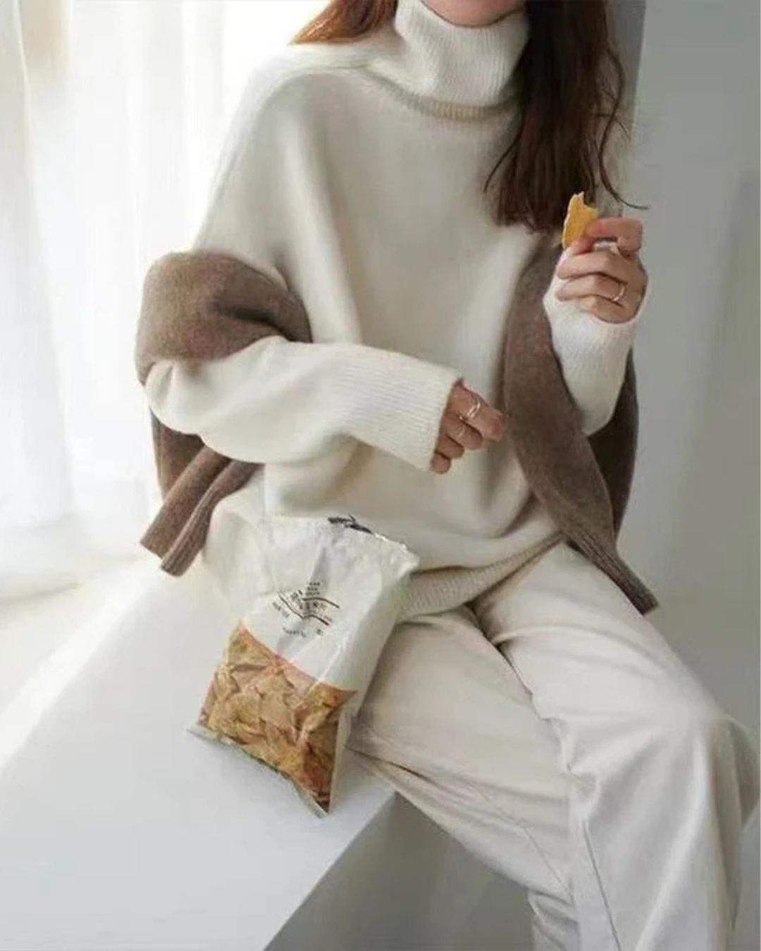 Iris | Winter-Ready Cashmere Turtleneck Sweater