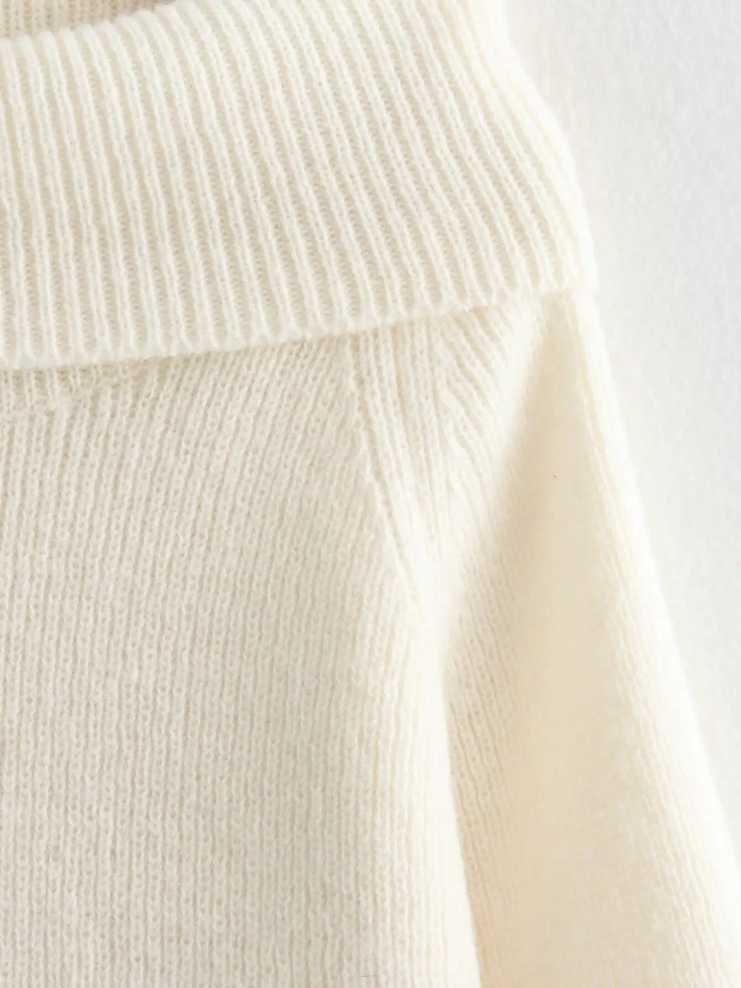 Women’s Off-Shoulder Knit Sweater – Relaxed Fit Pullover